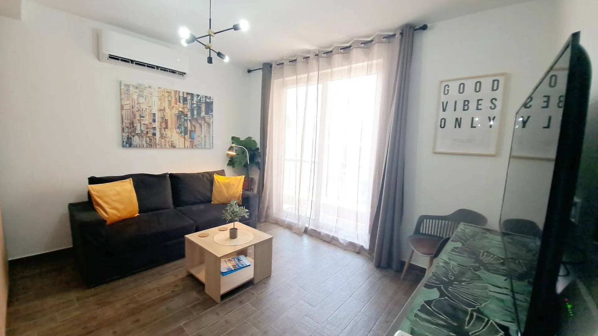 Private Apartment Minutes To Sliema Malta, 2 Ac'S, Netflix Gzira